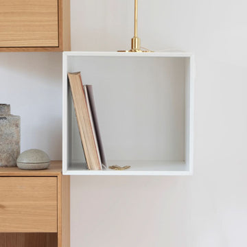 Se The Box 37 Sengebord Væghængt sengebord i hvid ✔ Kæmpe udvalg i Storage And Shelves ✔ Hurtig levering: 1 - 2 Hverdage samt billig fragt - Varenummer: STSH-228013 og barcode / Ean: på lager - Udsalg på The Box 37 Hvid > The Box Hvid Spar op til 66% - Over 1312 kendte brands på udsalg